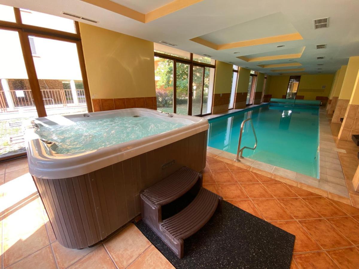 Dorina Wellness Apartman Шіофок Екстер'єр фото